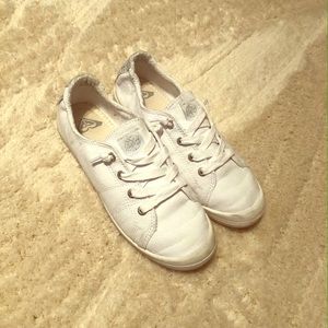 Women’s size 9 shoes